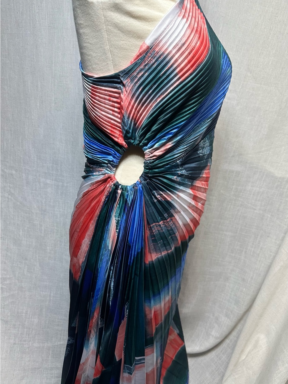 Socialite One-Shoulder Pleated Asymmetrical Maxi Dress Abstract Teal, Blue & Red - Picture 5 of 9